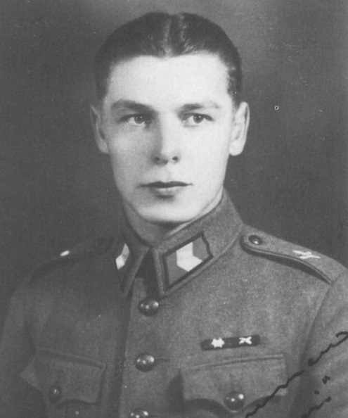 Сержант Эйро Юлиус Киннунен (Eero Aulis Kinnunen), лучший результат 25 июня 1941 года, заявил 4 личных и одну групповую победу, всего за две войны 300 б/в. 21 личную и 3 групповых победы.