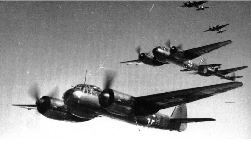 Звено Ю-88 из II.\KG/30 в боевом вылете.
