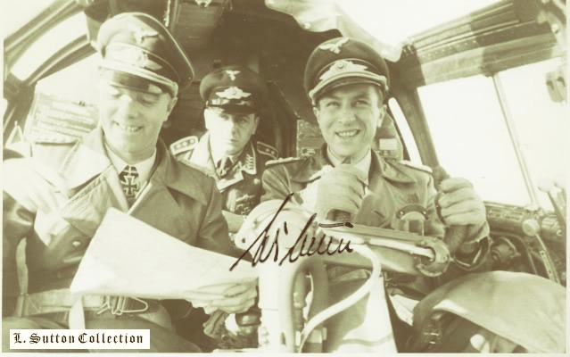 Командир III/KG 55 гауптман Х.Виттмер (Heinrich Wittmer) в кабине Хе-111.