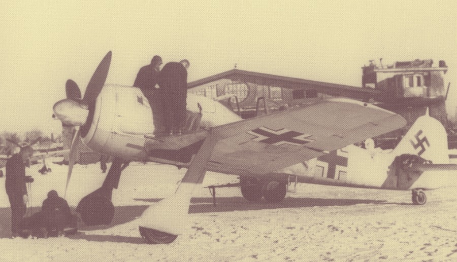 Fw-190A-4 командира I/JG54 майор Ханс Филиппа, аэродром Красногвардейск.