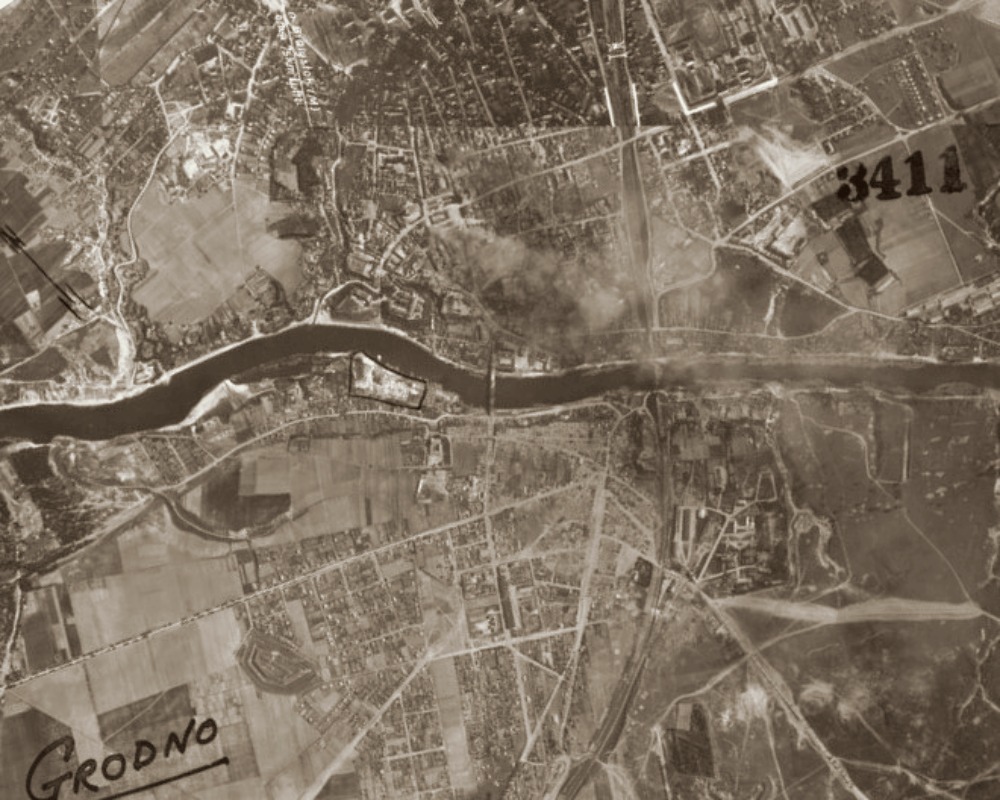 Аэрофотосъемка района Гродно, виден мост через р.Неман.