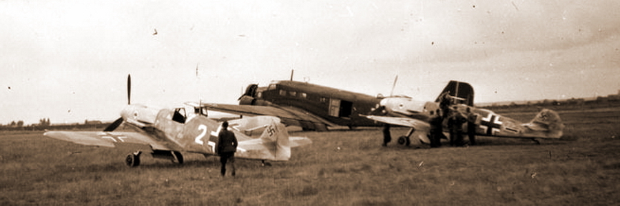 «Мессершмитты» Bf 109F-4 отрядов 4./JG 53 и 5./JG 53. Август 1941 года, ещё до вхождения группы II./JG 53 в состав VIII авиакорпуса