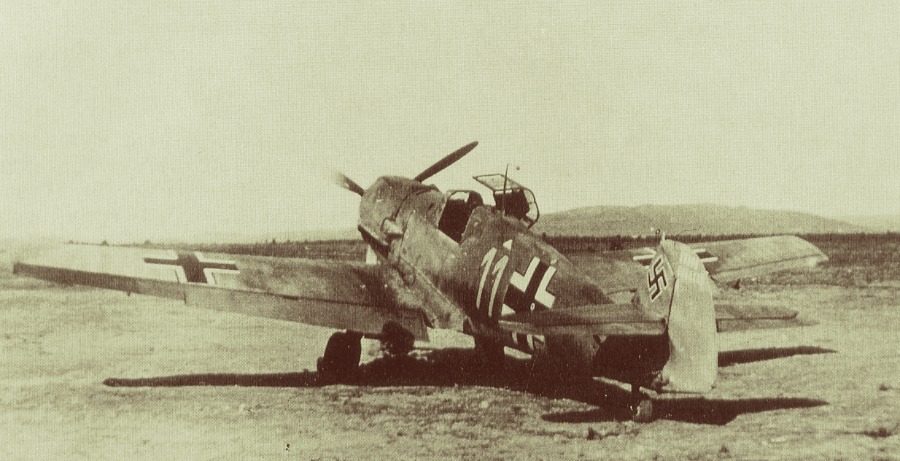 Bf109E №11 командира 1 JG77 оберлейтенанта Хорста Карганико, аэродром Луостари, июль 1941 года