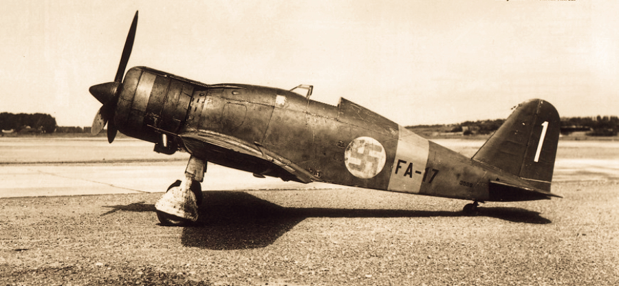 Истребитель Fiat G.50 из состава 2/LeLv 26 на аэродроме Малми, август 1942 года.