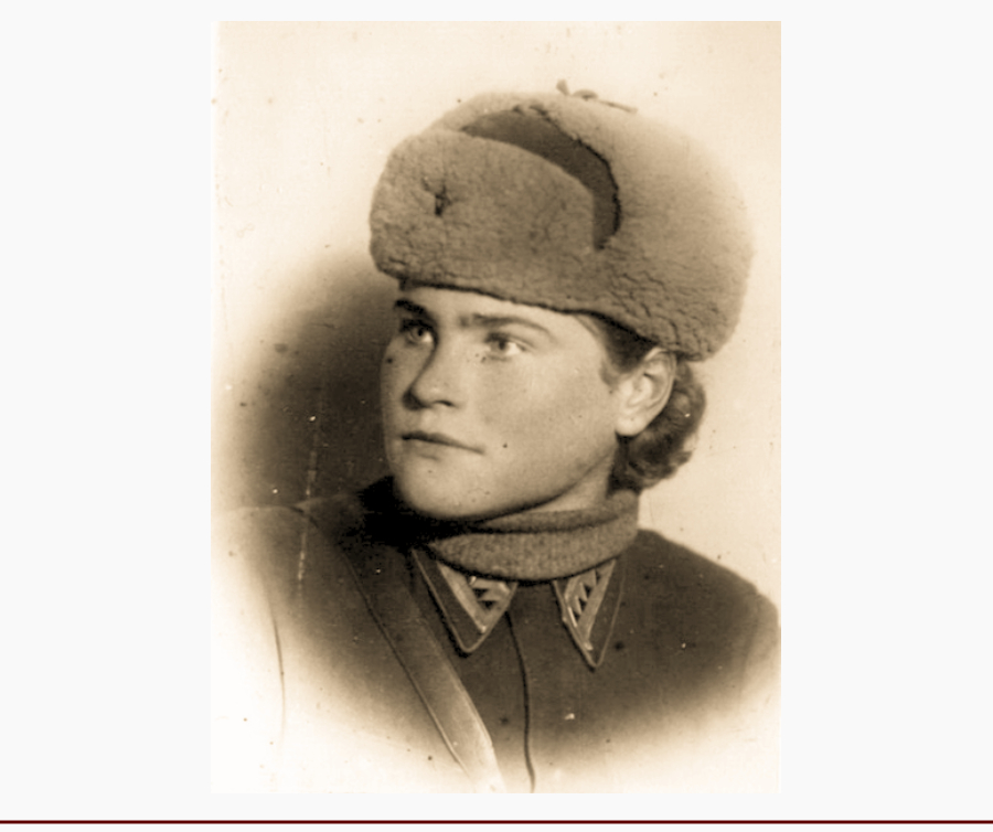 Пилот 1-й эскадрильи 65-го гв.ИАП мл.лейтенант Клавдия Михайловна Блинова.