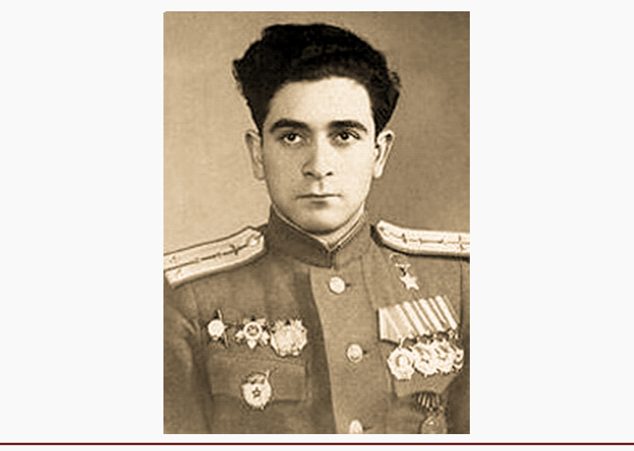 Летчик 3-й эскадрильи 65-г гв.ИАП Герой Советского Союза Адиль Гусейнович Кулиев, послевоенное фото.