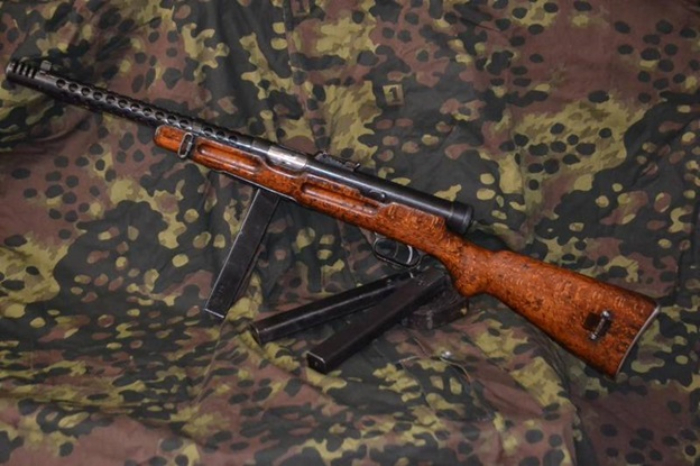 Беретта МАВ-38 ранняя версия.