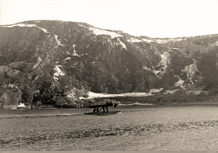 He-115C-1 «8L+AH» из 1./906 в Киркенесе в июне 1942 г. Из коллекции Р. Раутио//digitaltmuseum.no
