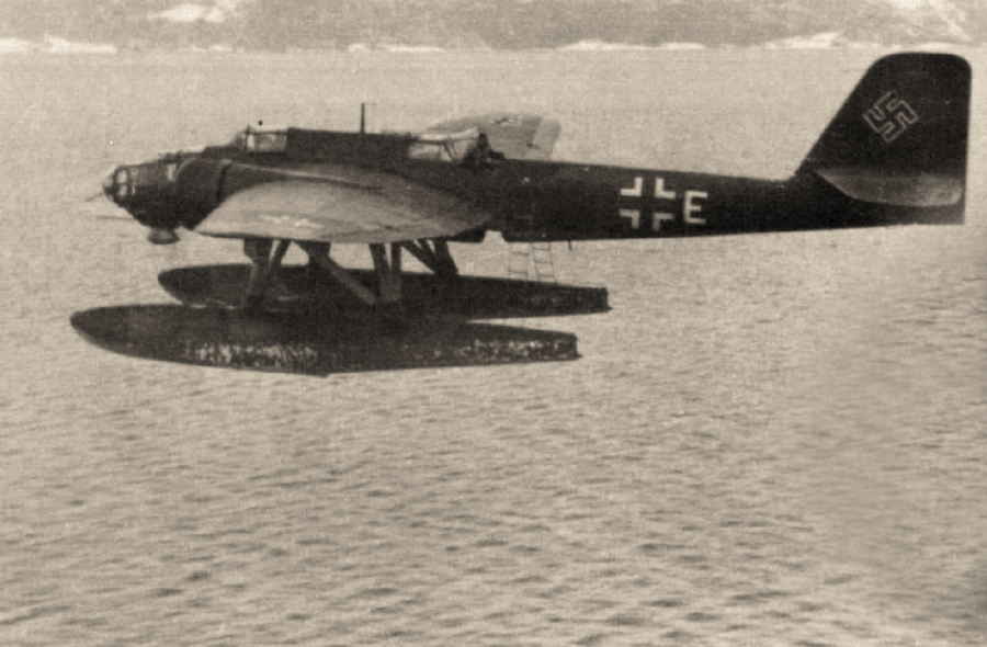 He-115C «K6+EH» из 1./406 в Норвегии. 20-мм пушку можно разглядеть в турели под носом.