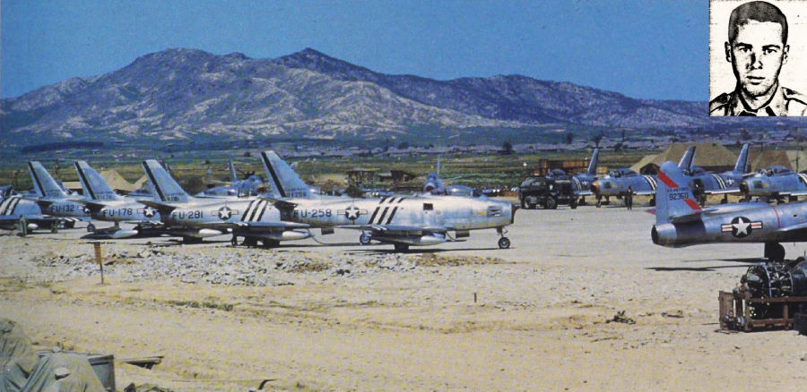 «Сейбры» 4-го крыла истребителей-перехватчиков на аэродроме Тэгу. F-86A № 49-1258 (в центре, фюзеляжный код FU-258) был потерян в воздушном бою 2 сентября 1951 года, пилотировавший его 1-й лейтенант Лоренс Лэйтон катапультировался над морем, его дальнейшая судьба остаётся неизвестной (фото из книги Р. Дорра и У. Томпсона «Korean Air War», фото Лэйтона из сборника ВВС «Missing in Action – Korea» AFM 200-25).