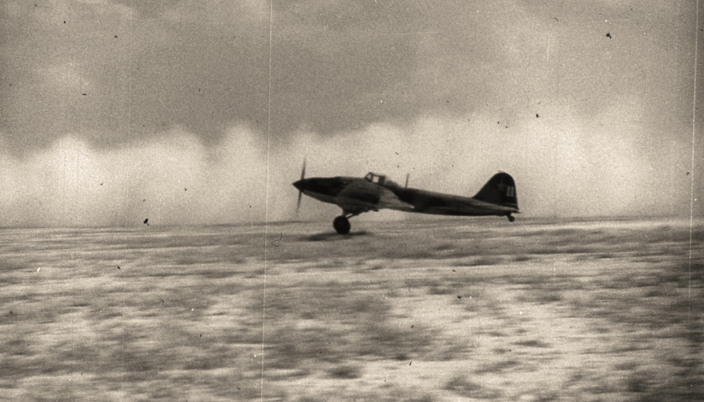 Взлетает Ил-2 тактический №11 61-го ШАП 47-й САД август 1941 года.