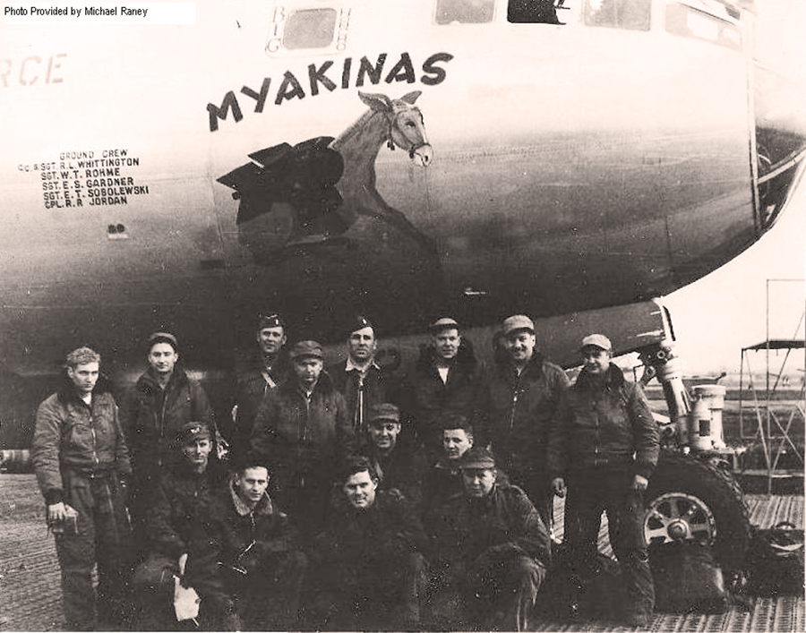 Самолёт № 44-62108 «Myakinas» разбился в Тэгу (Южная Корея) 10 апреля 1951 года при посадке с повреждениями от зенитного огня. Погибшие члены экипажа: 1-е лейтенанты Роберт Льюис (второй слева в заднем ряду), Эдгар Эрлих (третий слева в заднем ряду), Рэймонд Миллер (третий справа в заднем ряду) и стафф-сержант Отто Тракберг (крайний справа в среднем ряду).